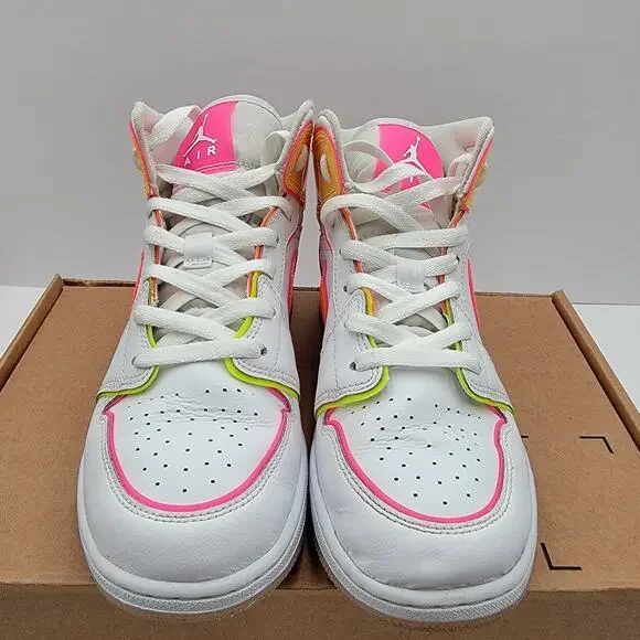 Nike Air Jordan 1 Mid SE GS 'Edge Glow' Sz 6.5Y/8W CV4611-100 (171)